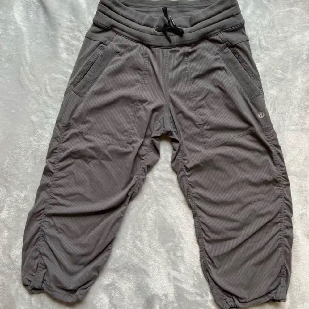 Lululemon Studio Crop Size 4